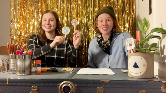 Valentiny Signs With Gingergold